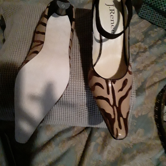 J RENEE JAN SHOES - Picture 3 of 6